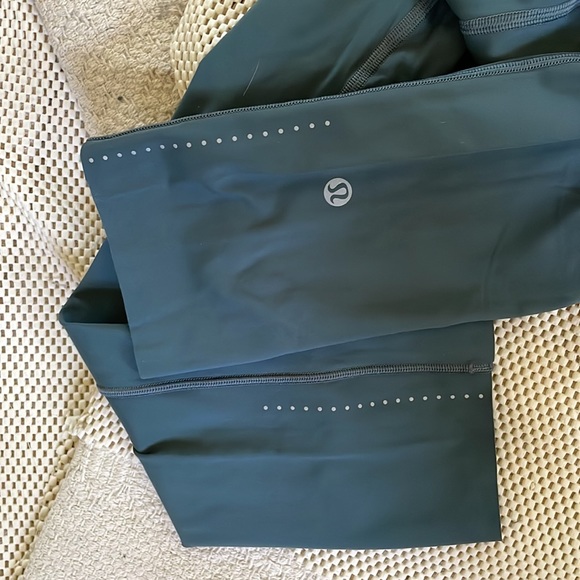 Lululemon Fast & Free Tight 19” size 4 in teal - Picture 6 of 7